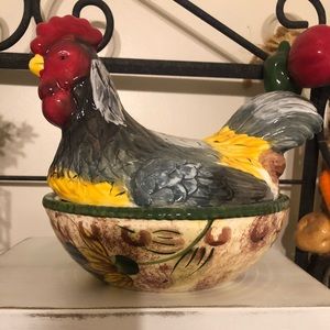 Rooster serving bowl